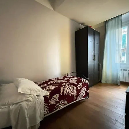 Paradise - Brignole Station - Price - Always Open Gæstehus *