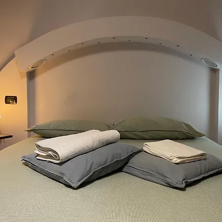 Paradise - Brignole Station - Price - Always Open 게스트하우스 제노바