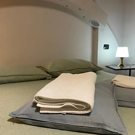 Paradise - Brignole Station - Price - Always Open 제노바