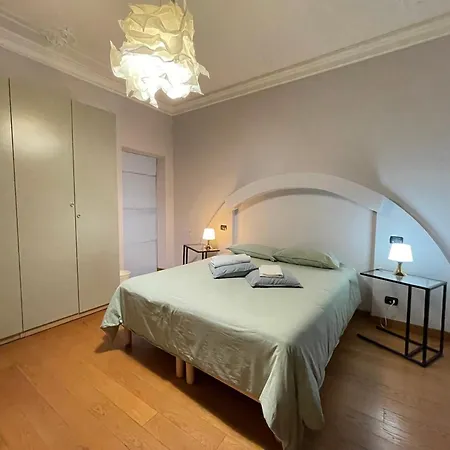 Paradise - Brignole Station - Price - Always Open 게스트하우스 *