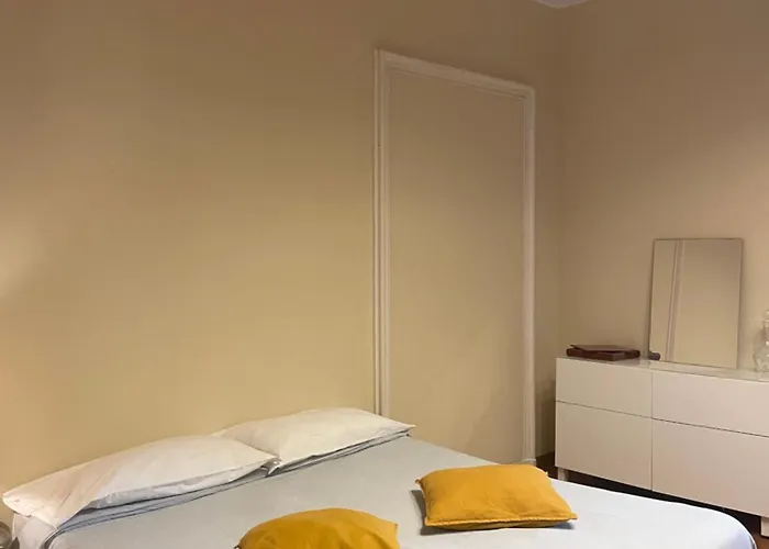 Paradise - Brignole Station - Price - Always Open *