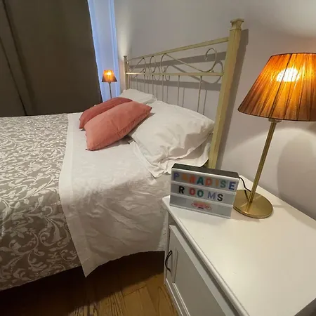 Paradise - Brignole Station - Price - Always Open Πανσιόν