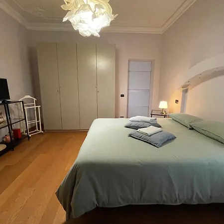 Paradise - Brignole Station - Price - Always Open Πανσιόν